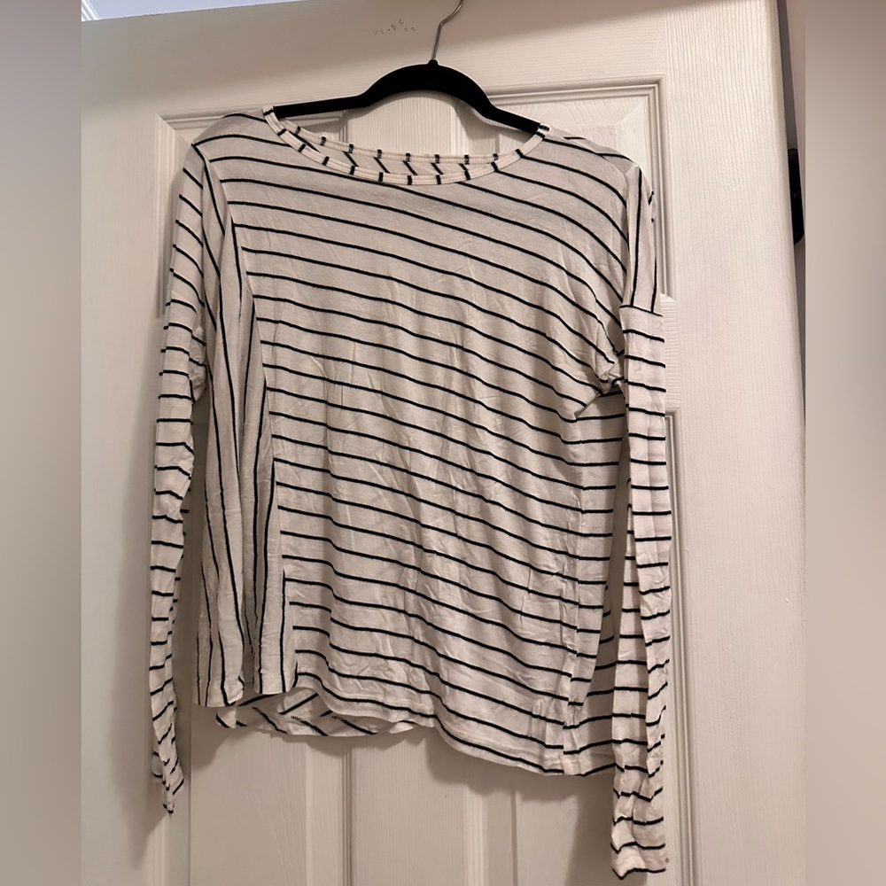 BeyondYoga white striped shirt - size S